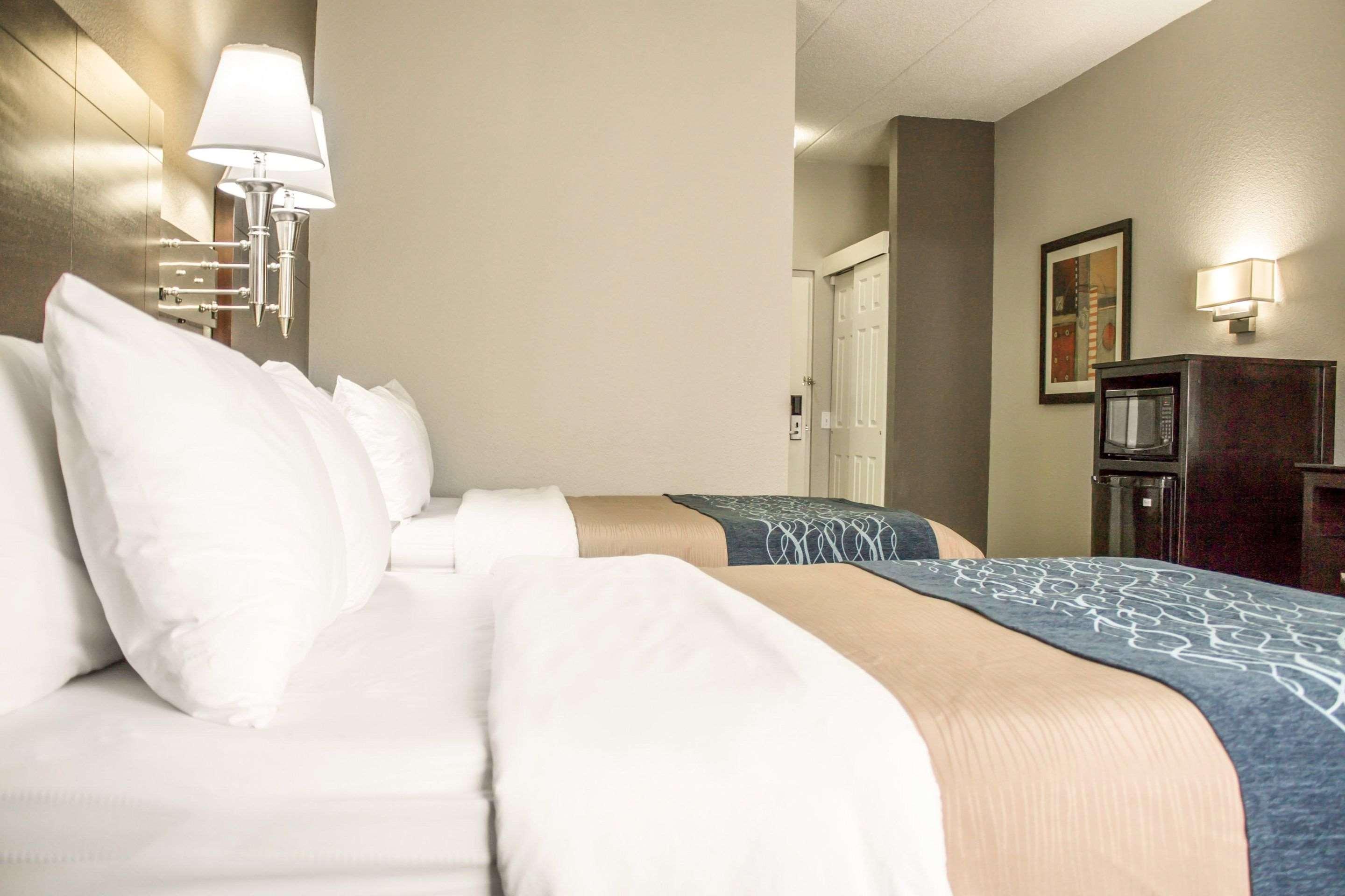 ROOM, 2 DOUBLE BEDS