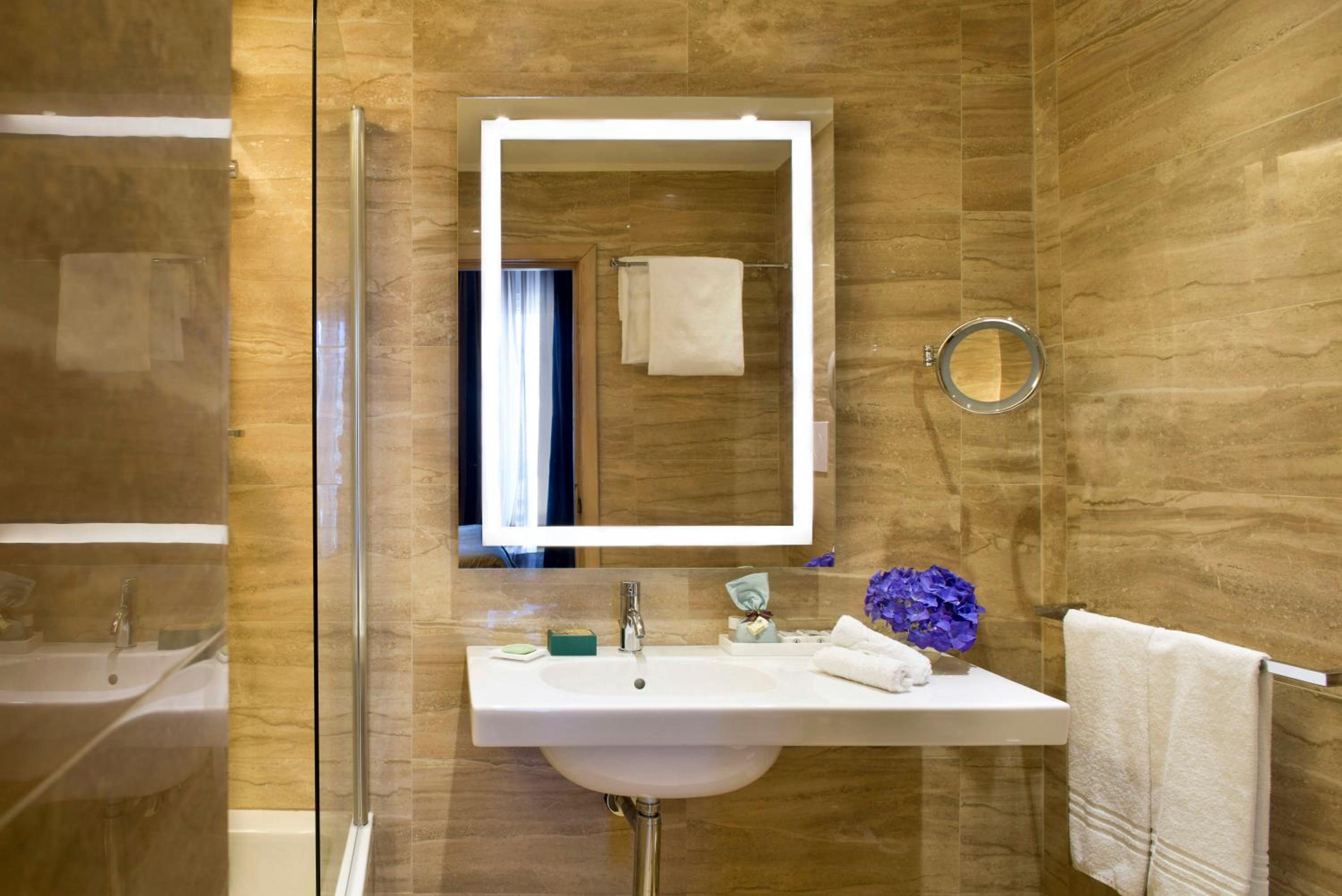 غرفة سوبيريور بسرير كوين، Starhotels Terminus 8/10