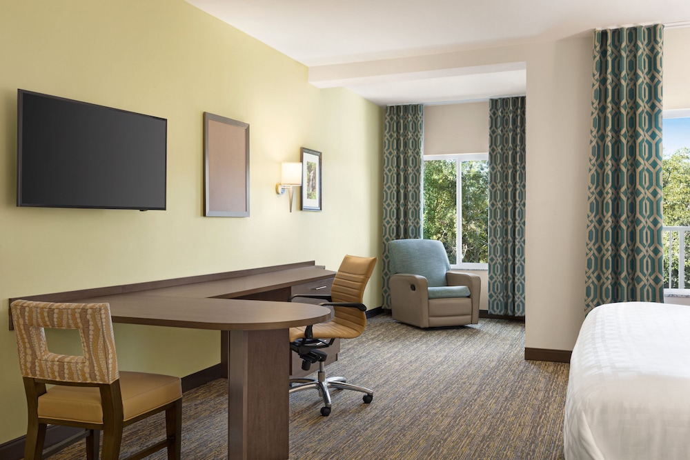 Candlewood Suites Safety Harbor 42/56
