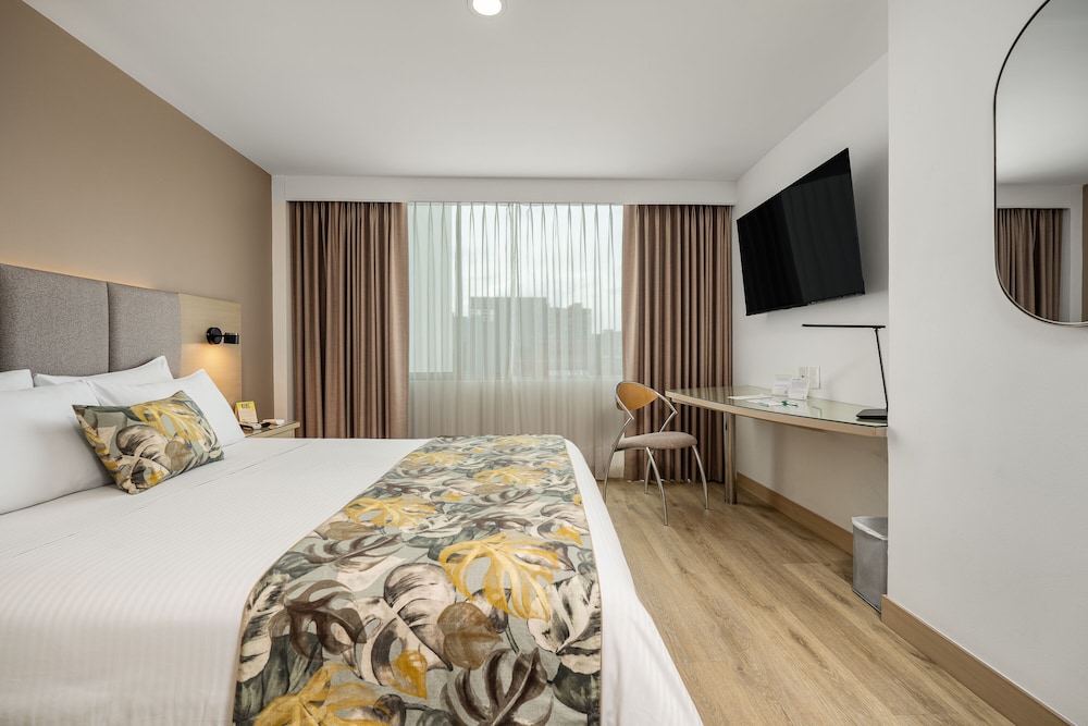 Novelty Suites Hotel 22/77