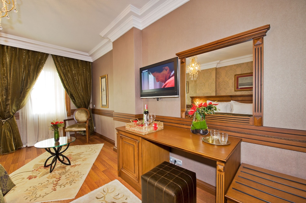 FERMAN HOTEL 10/72