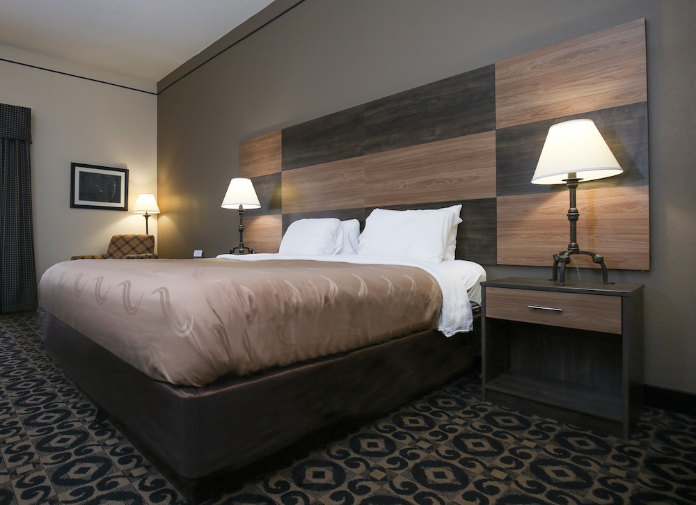 Quality Inn & Suites Boone - University Area 13/24