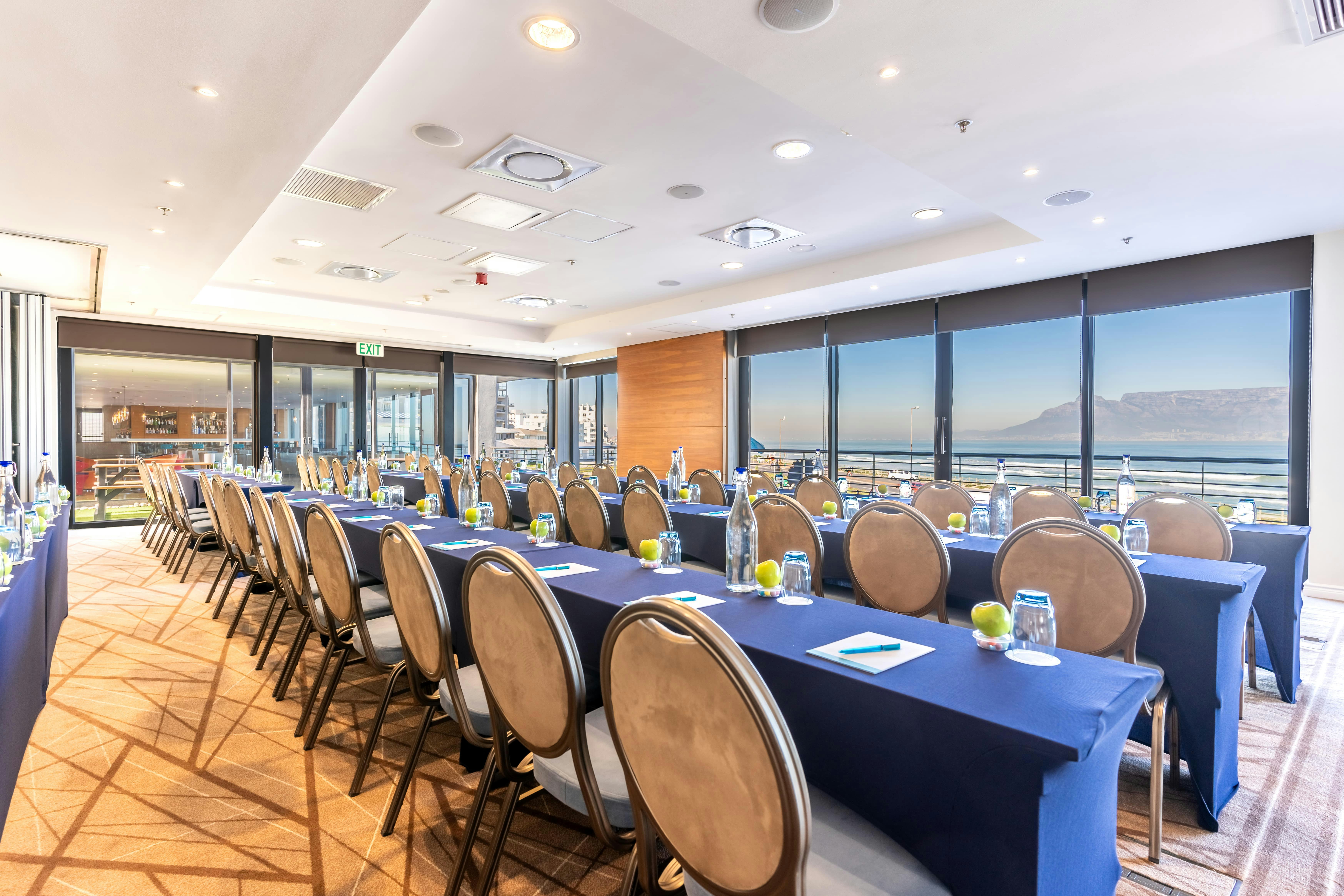Blaauwberg Beach Hotel 86/100