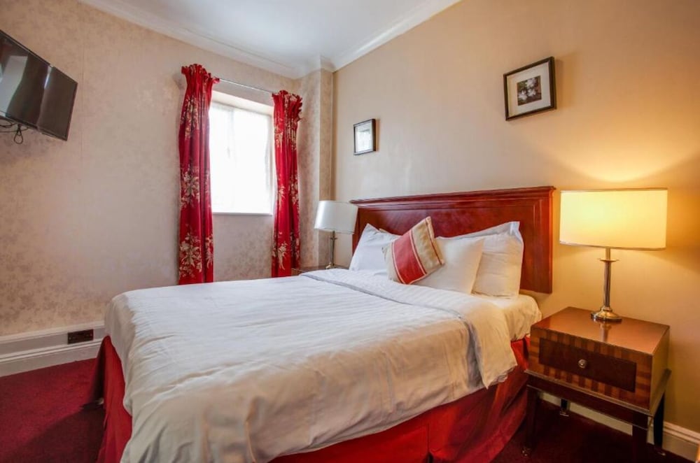 The Rose and Crown Hotel 17/53