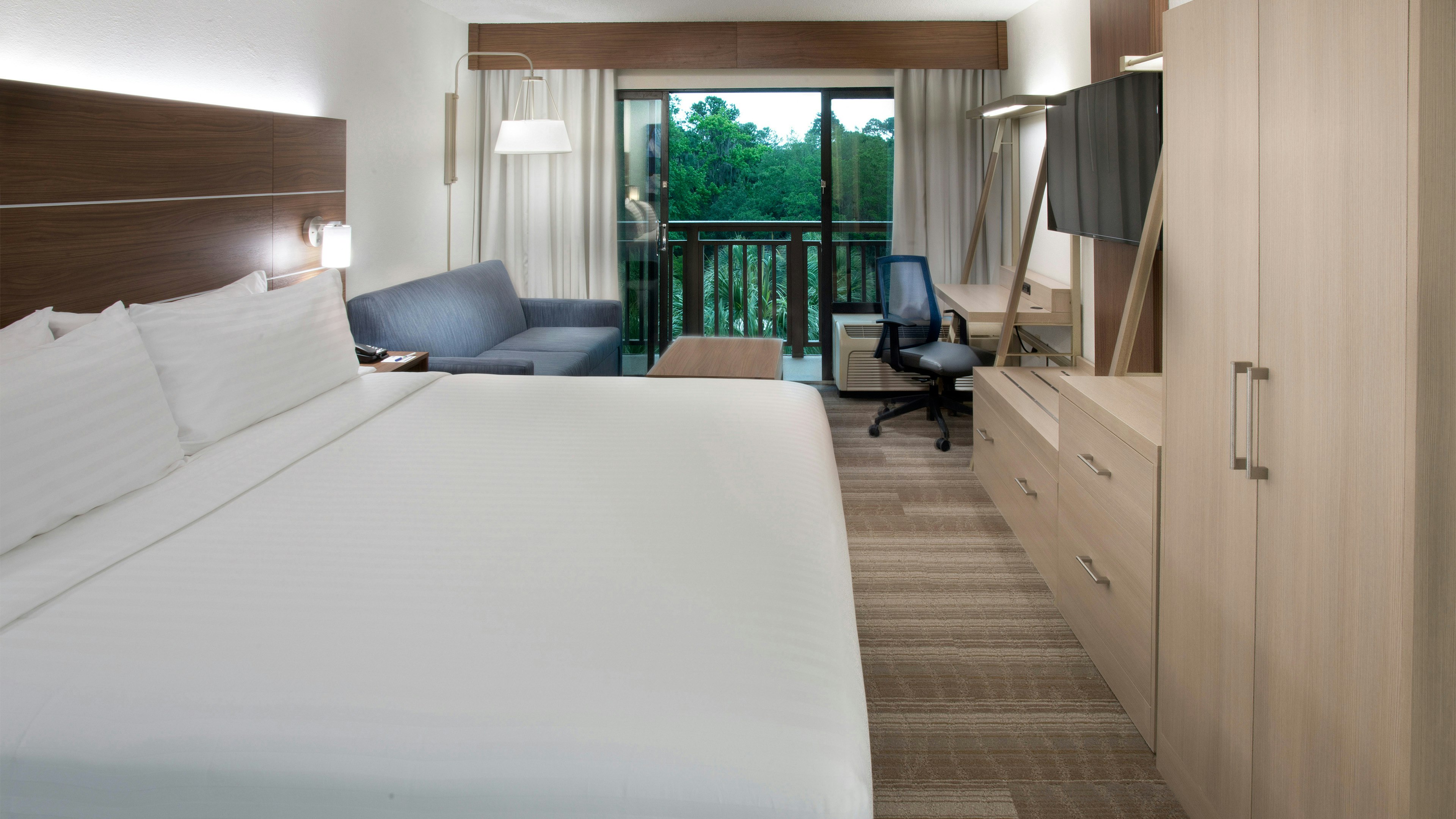 Holiday Inn Express Hilton Head Island 27/77