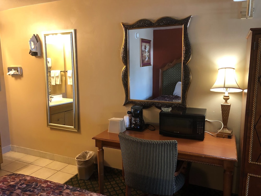 Rodeway Inn And Suites Riverton 17/23