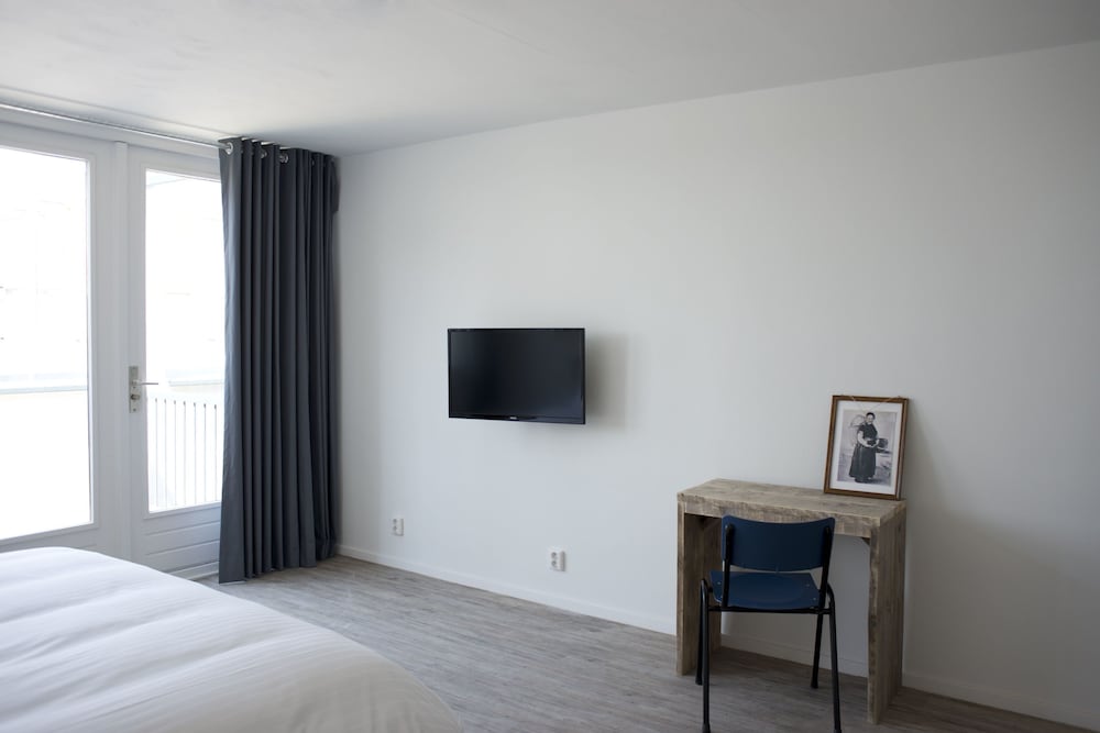 Amsterdam Beach Hotel 35/61