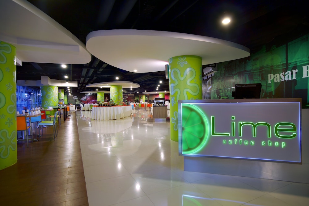 Lobby at favehotel PGC Cililitan, JAKARTA