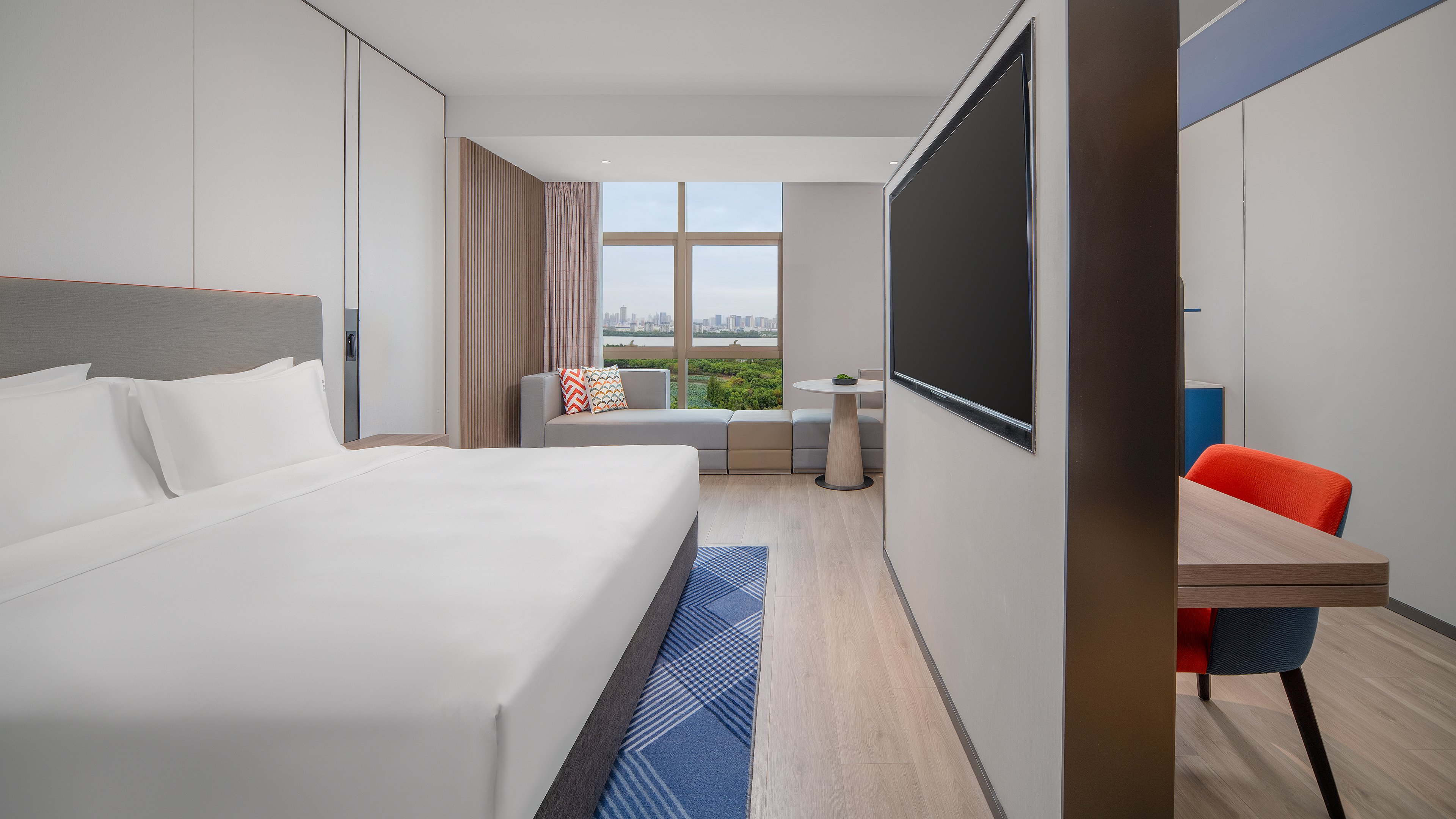 Standard, King Bed, Lake View, Extra Floor Space