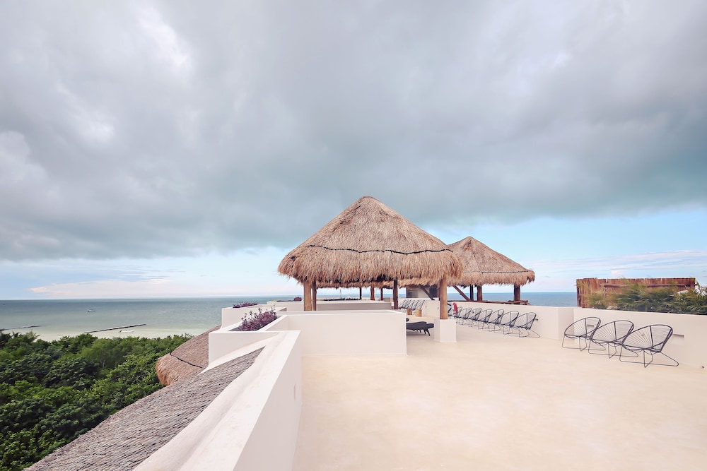 Casa Astral Holbox Boutique and Apartments 61/65
