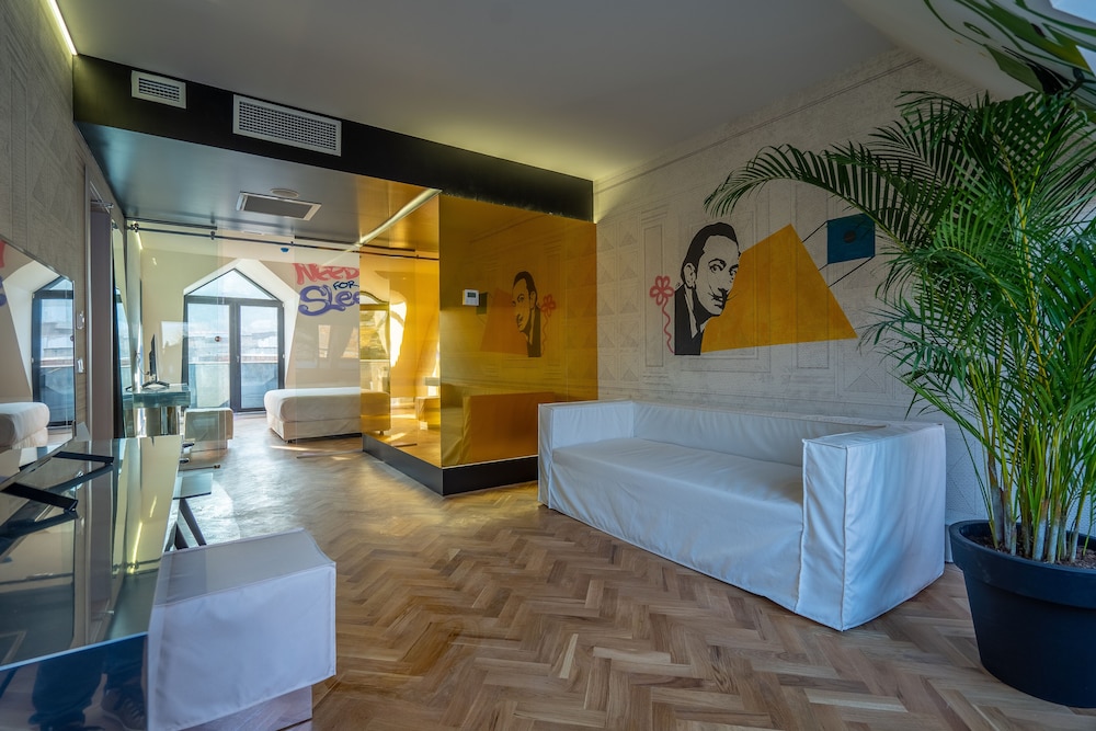 Platforma Design Hotel 46/66
