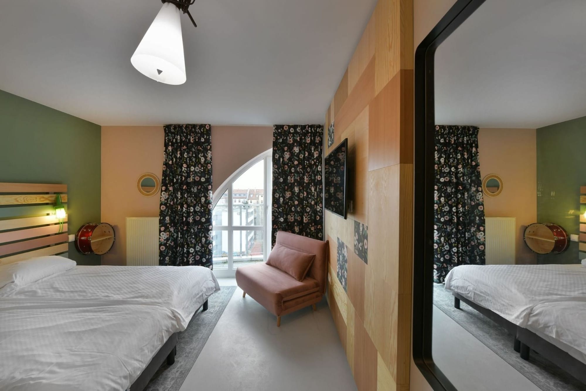 COMFORT, CITY VIEW, BALCONY