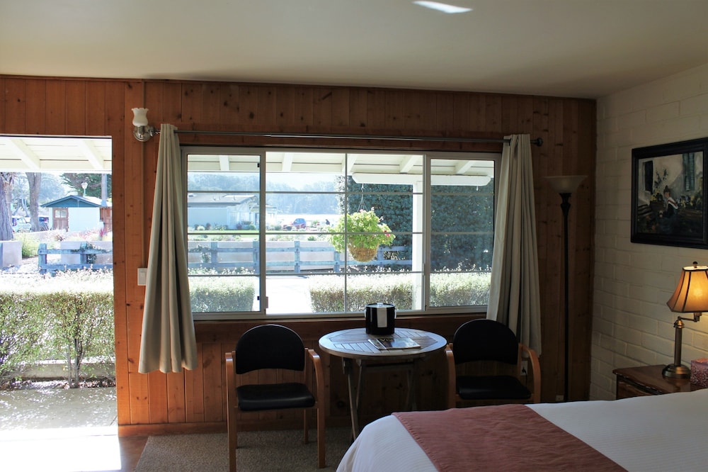Back Bay Inn 15/50
