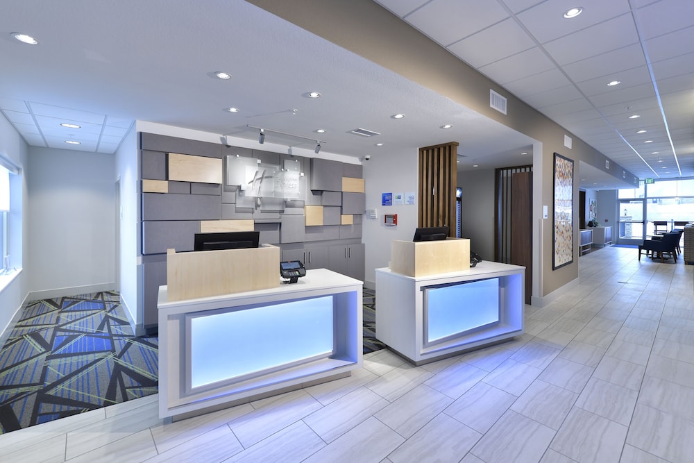 Holiday Inn Express Suites Millersburg 11/52