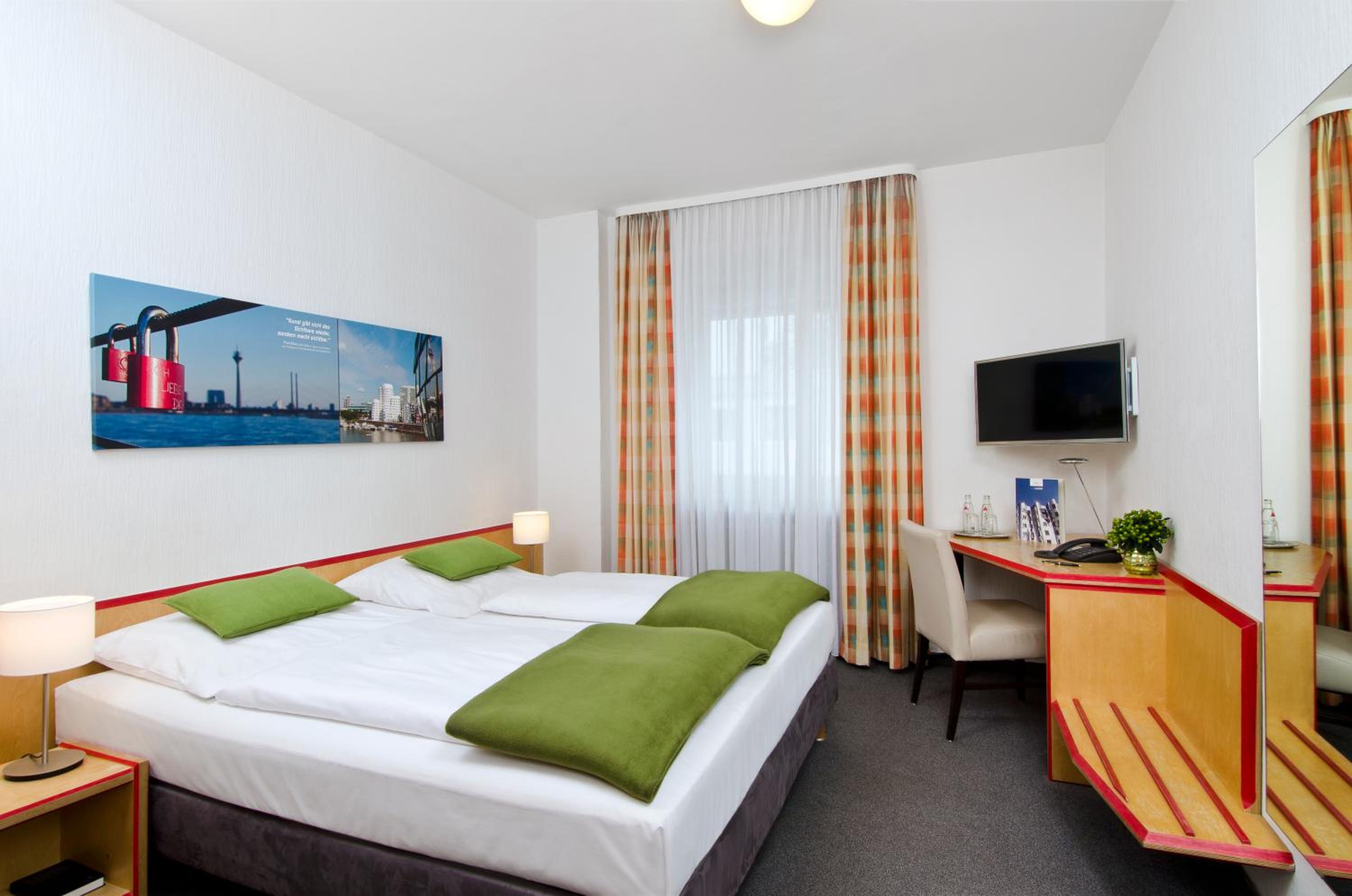 Room, Double Bed