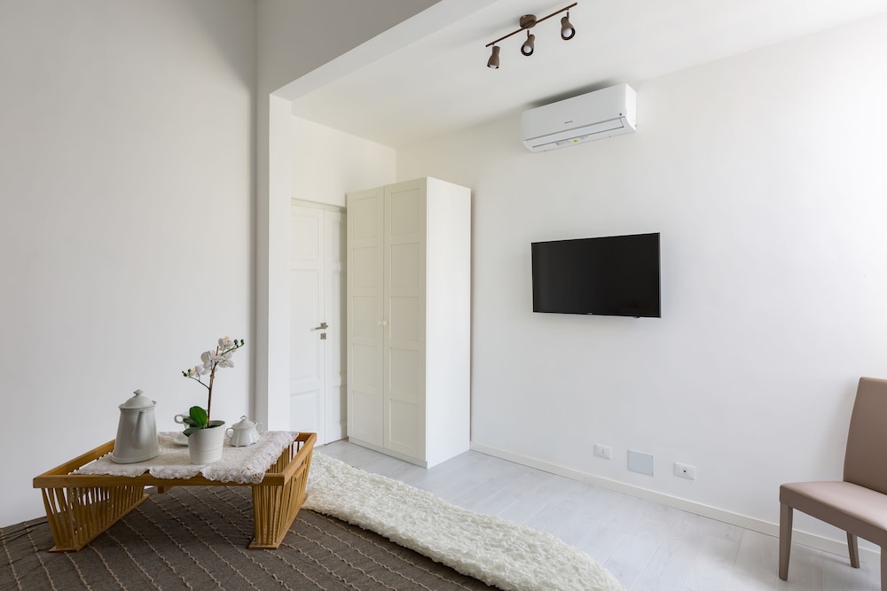 The Imperial Suite 14/25
