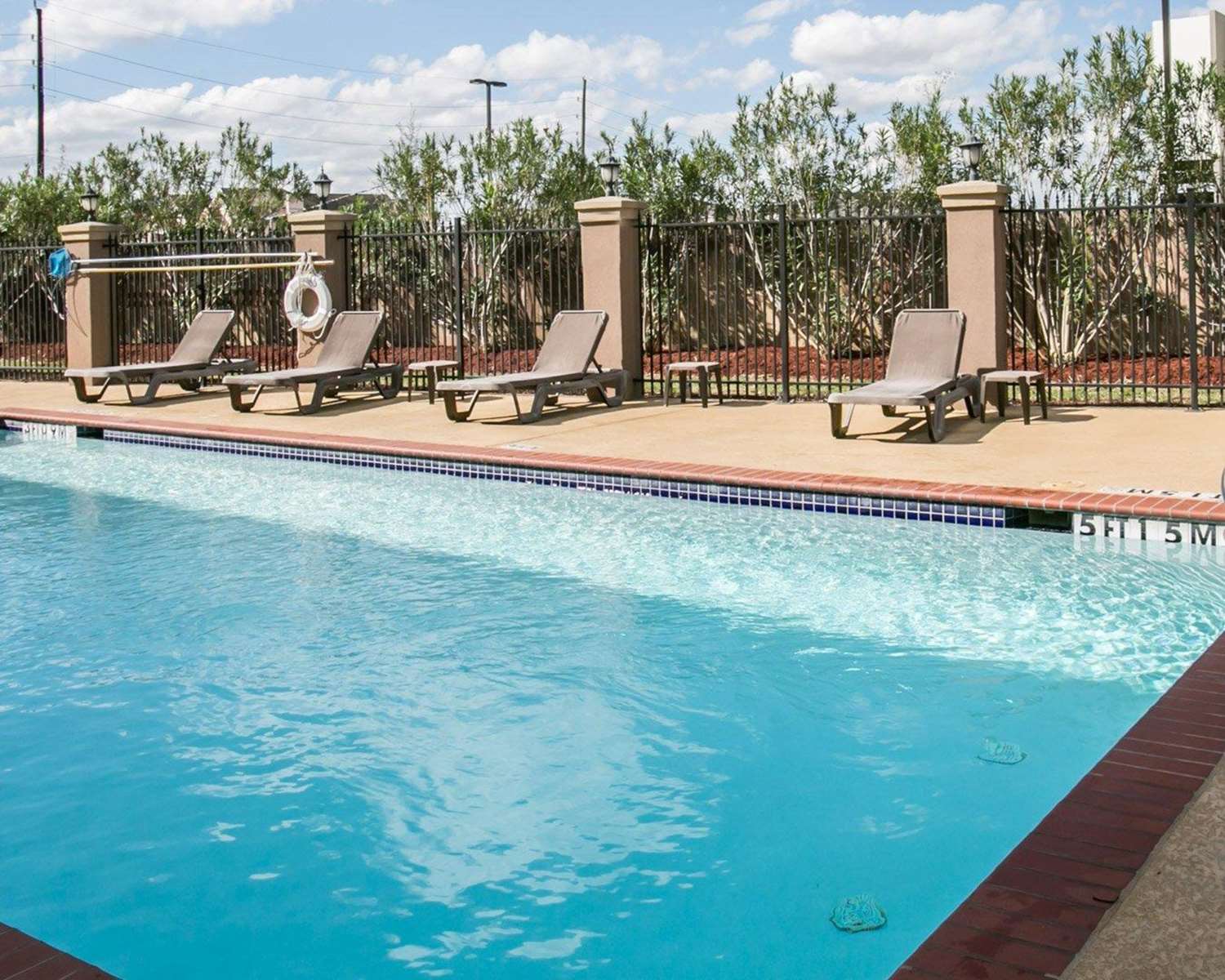 Restwell Inn Suites Houston 45/45