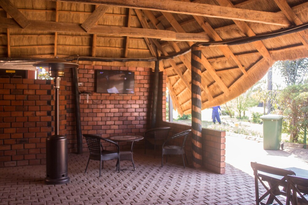 Leget Lodges & Gardens 16/34