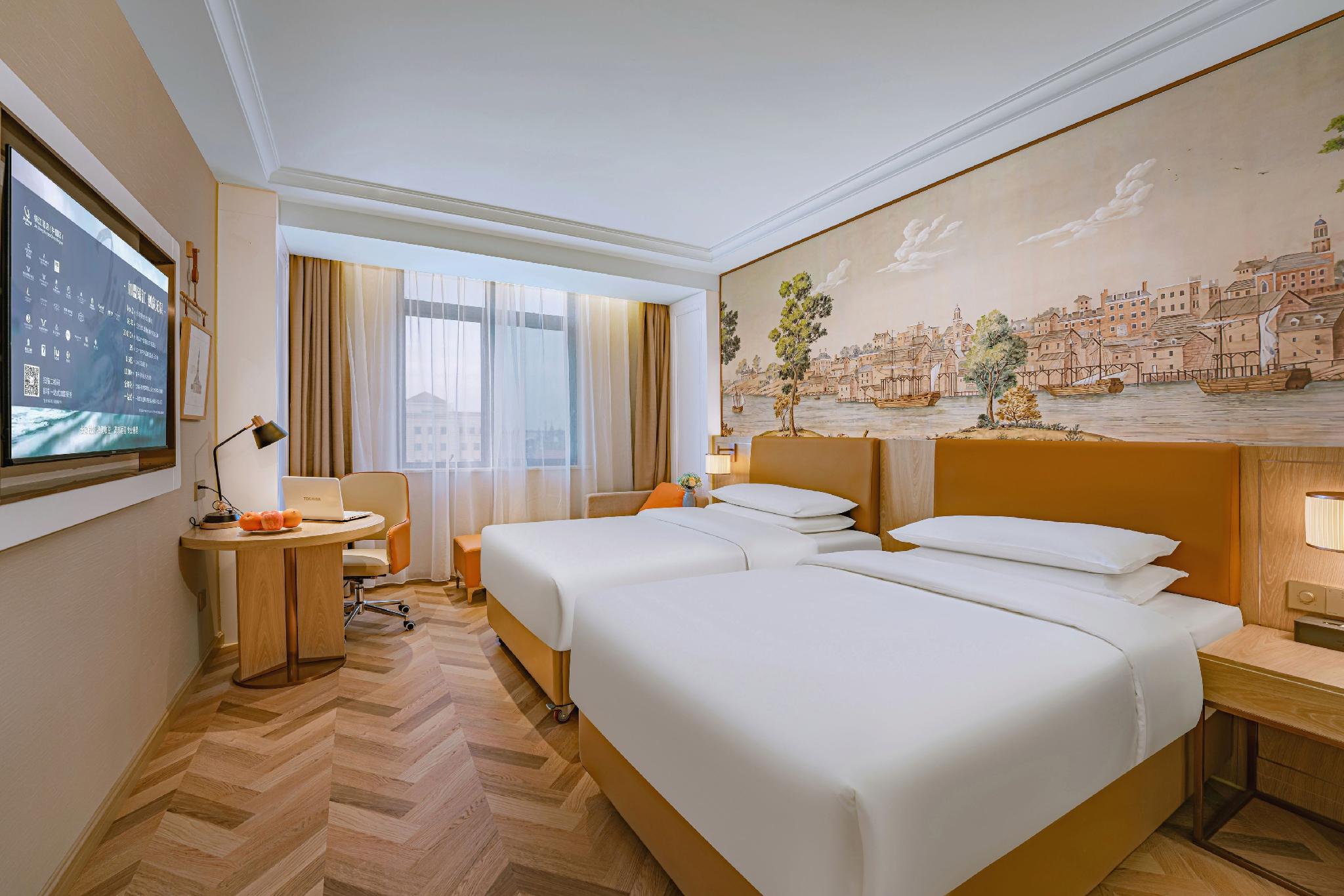 Vienna Hotel Shanghai Songjiang Film & TV Park 11/23