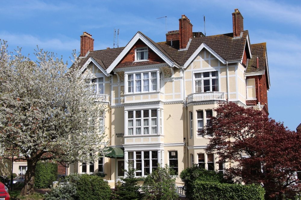 The Russell Hotel 3/50