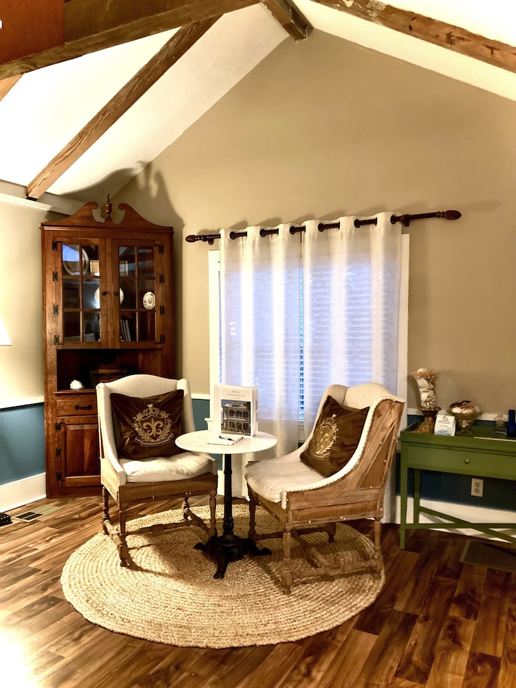 Coppersmith Inn Bed and Breakfast 37/50