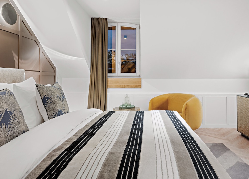 TOWER, SUITE