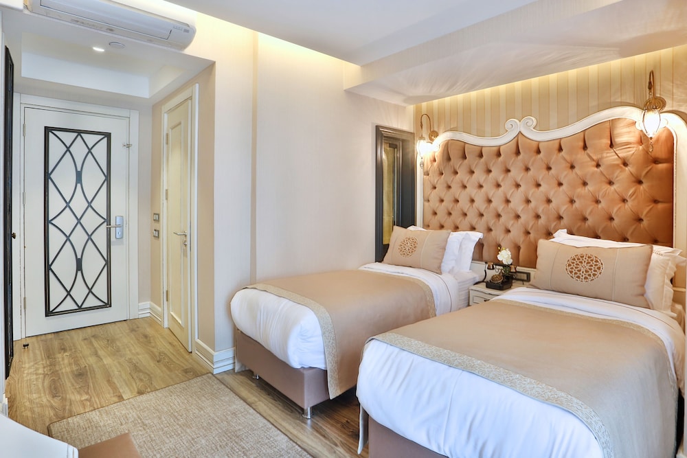 ANTHEMIS HOTEL 12/71
