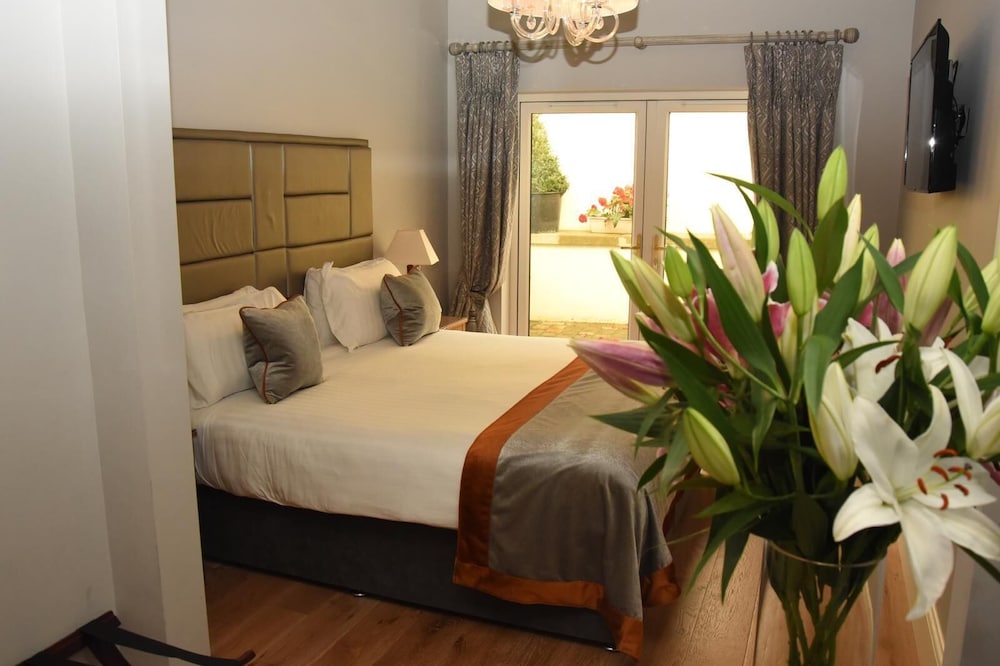 EXECUTIVE, DOUBLE BED