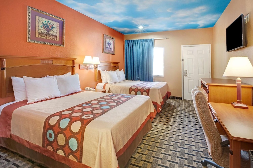 Sapphire Inn & Suites- Deer Park 9/36