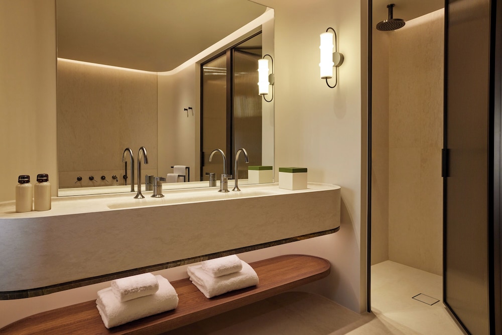 1 Bedroom, Collection, Suite, King Bed, Sea View, Sofa, Private Pool، Daios Cove 8/9
