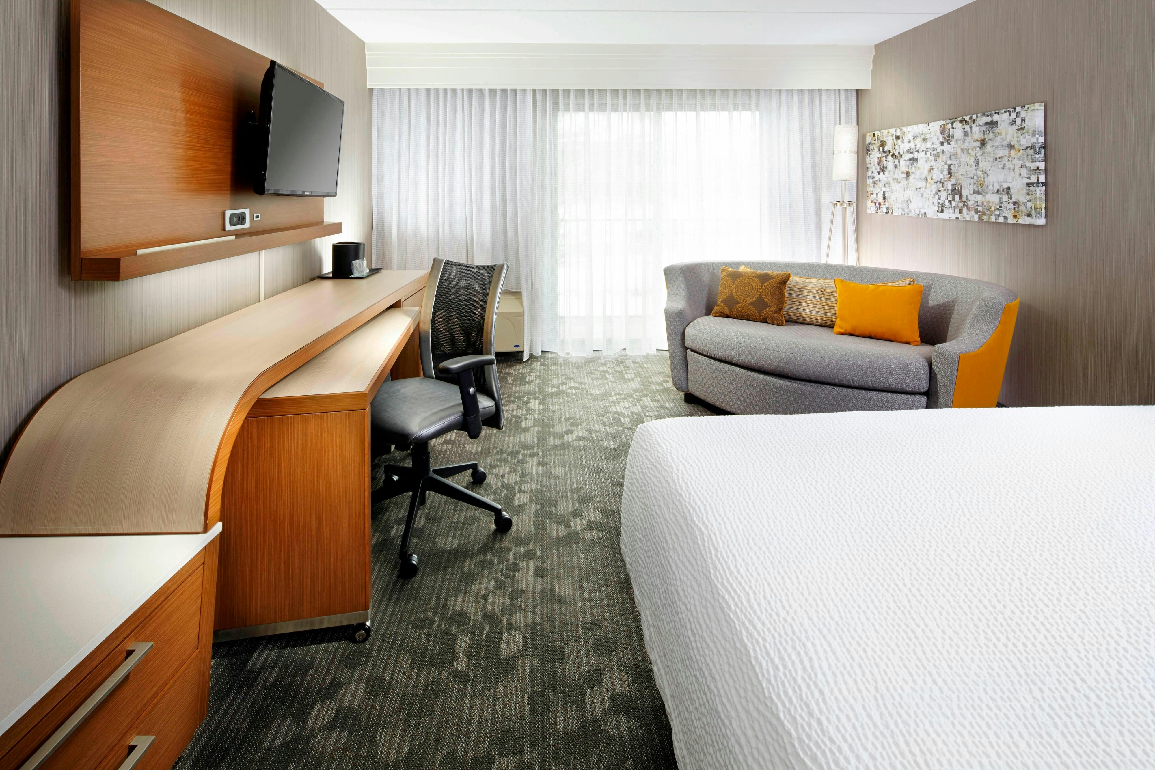 Courtyard By Marriott State College 12/39