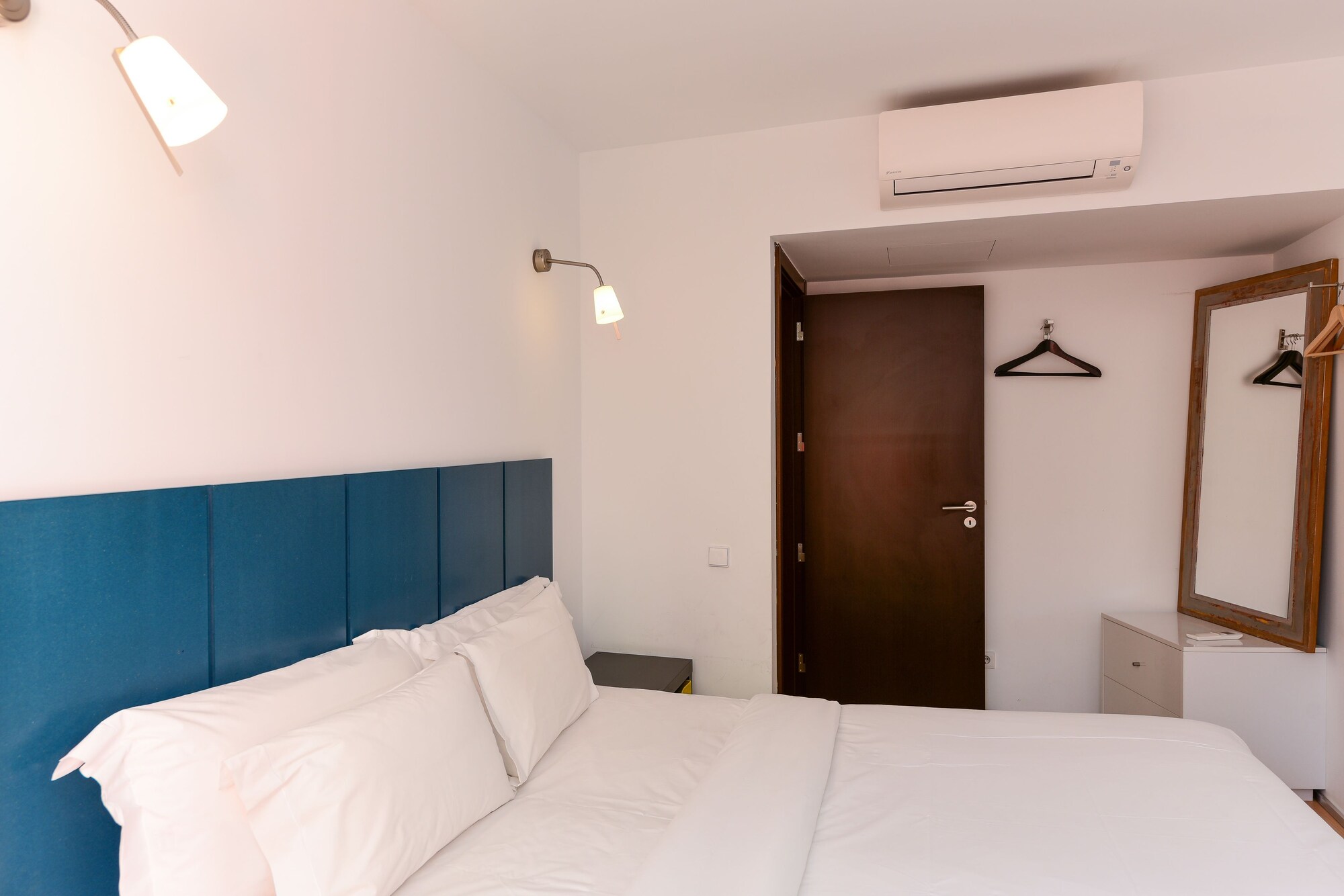 2 BEDROOMS, APARTMENT, GARDEN AREA