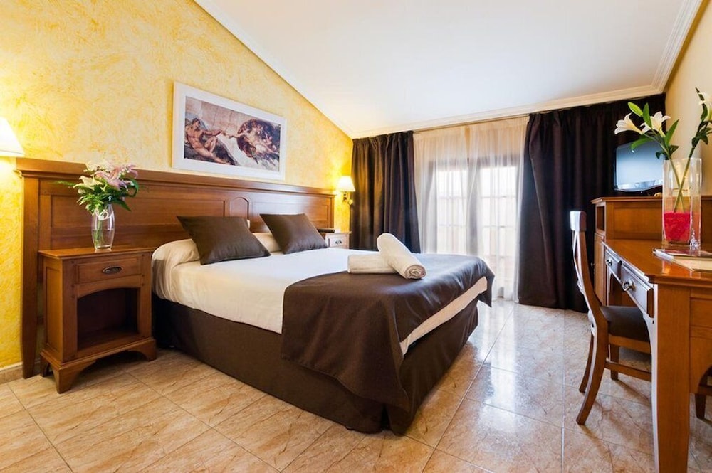HOTEL CARLOS I - YUNCOS 22/61