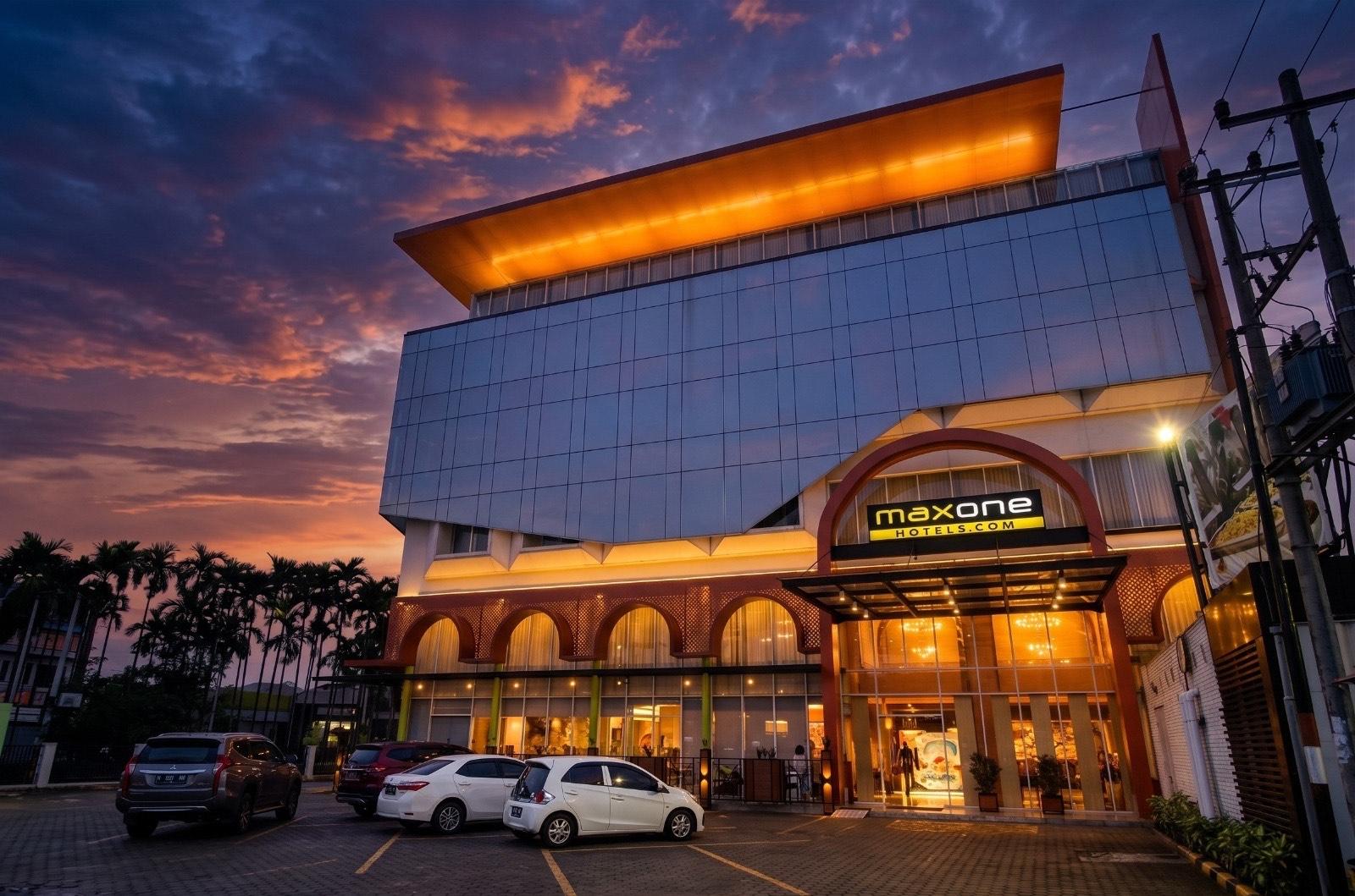 Maxonehotels At Vivo Palembang 49/50