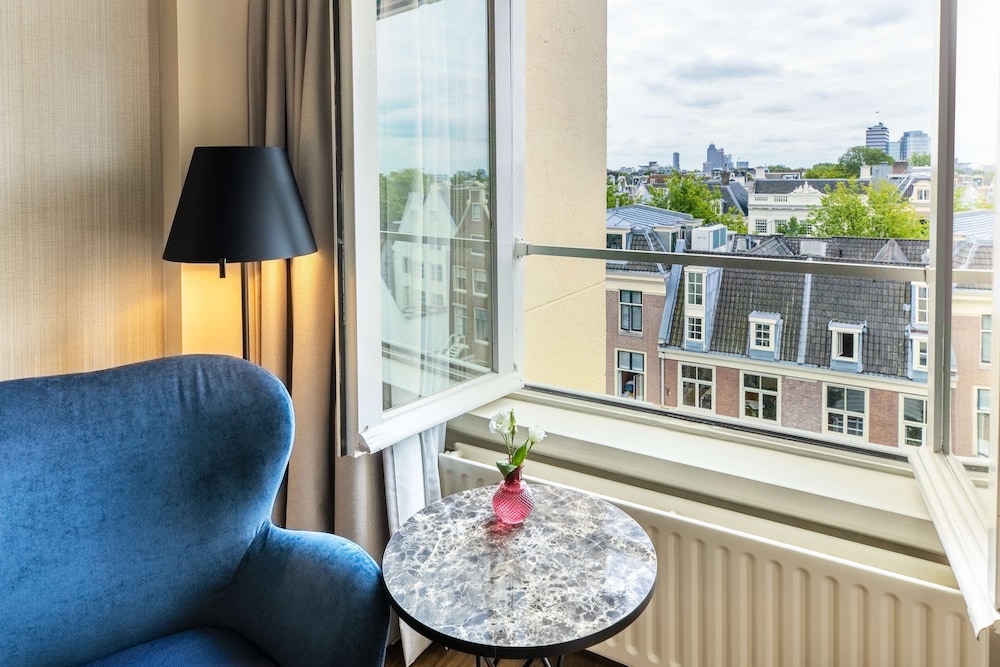 Nh Amsterdam Schiller 22/36