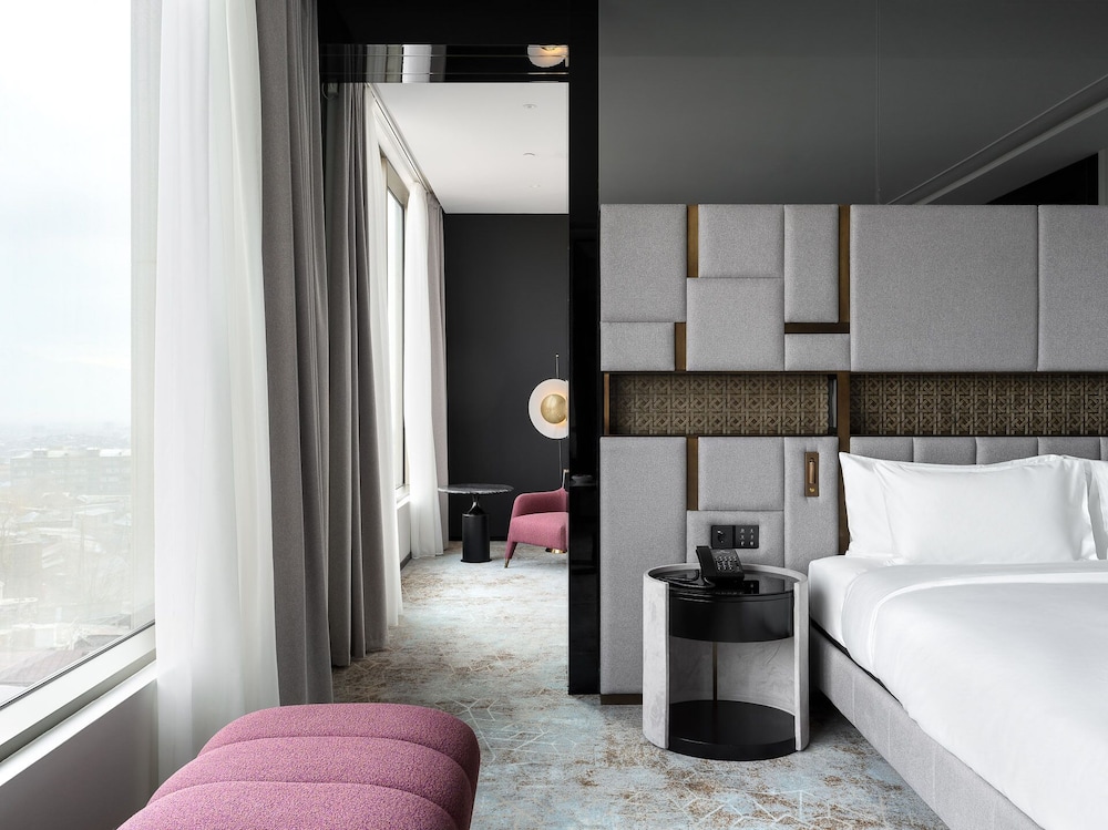 Seven Visions Resort & Places, The Dvin 23/70
