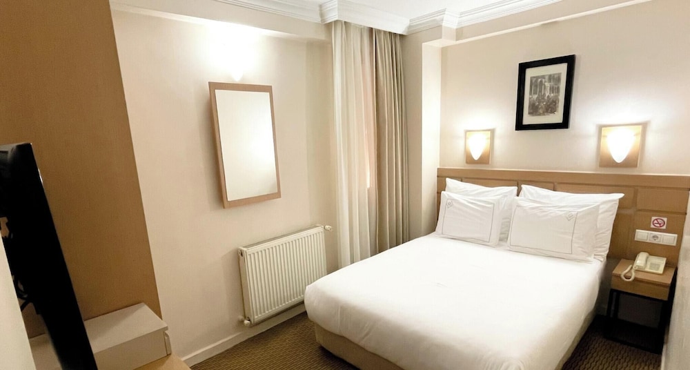 BUDGET, ECONOMY, FRENCH BED