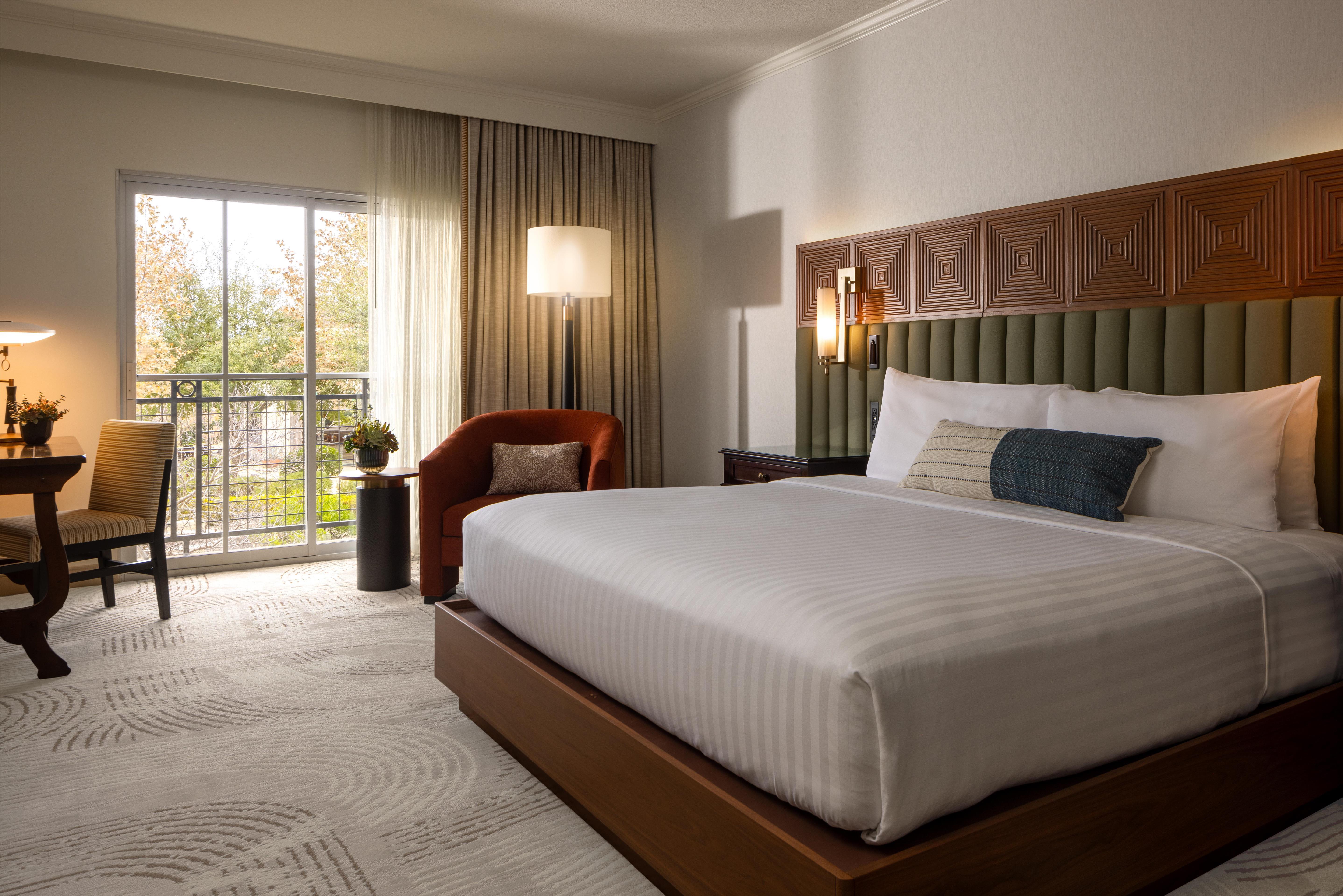 Guest Room, Deluxe, King Bed, Hill Country View، Signia by Hilton La Cantera Resort & Spa 2/4