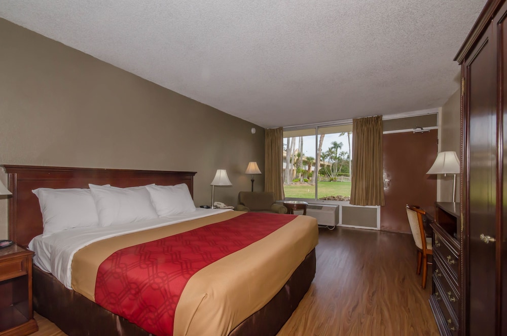 ISLAND HOTEL of Space Coast 20/46
