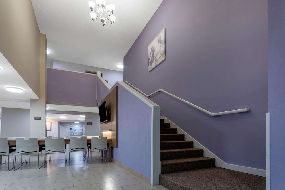 Microtel Inn & Suites by Wyndham Southern Pines / Pinehurst 8/41