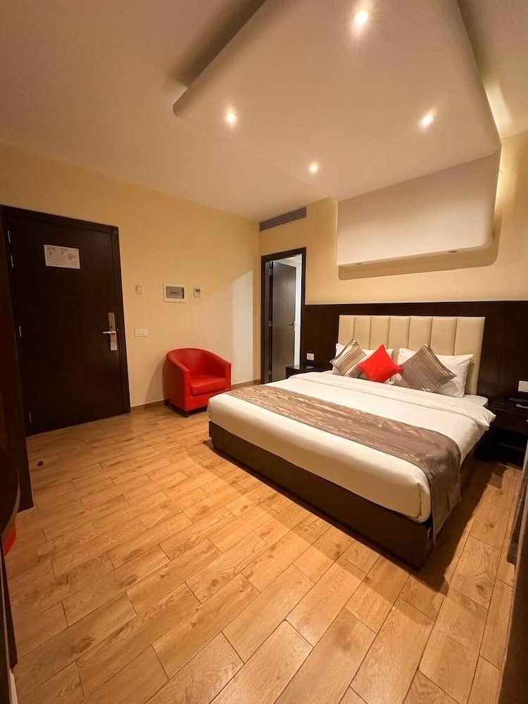 جناح بسرير كينج وسرير كوين بغرفتي نوم، Jounieh Suites Boutique Hotel Jounieh 2/10