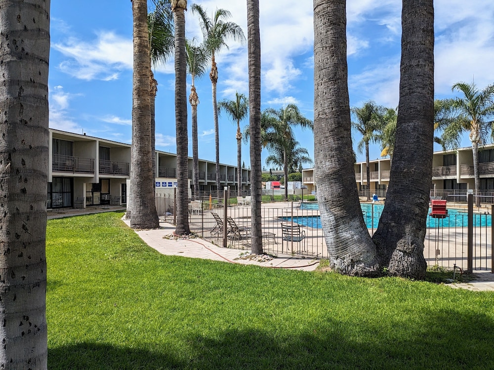 Valley Inn 42/59