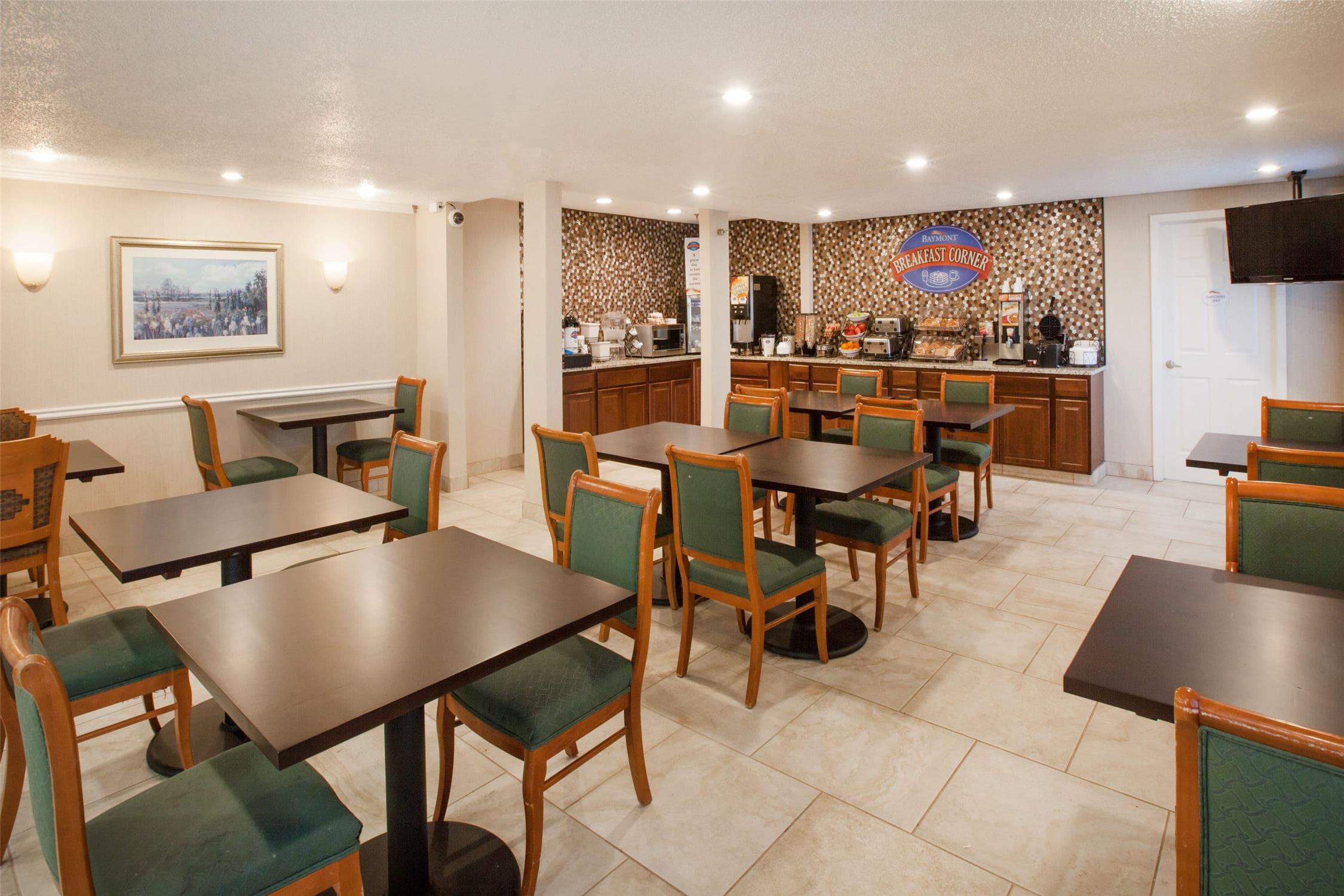 Baymont By Wyndham Texarkana 36/44
