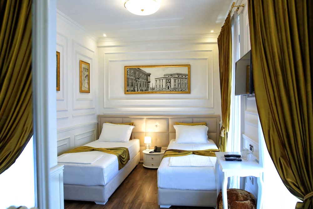 ELER HOTEL 15/25