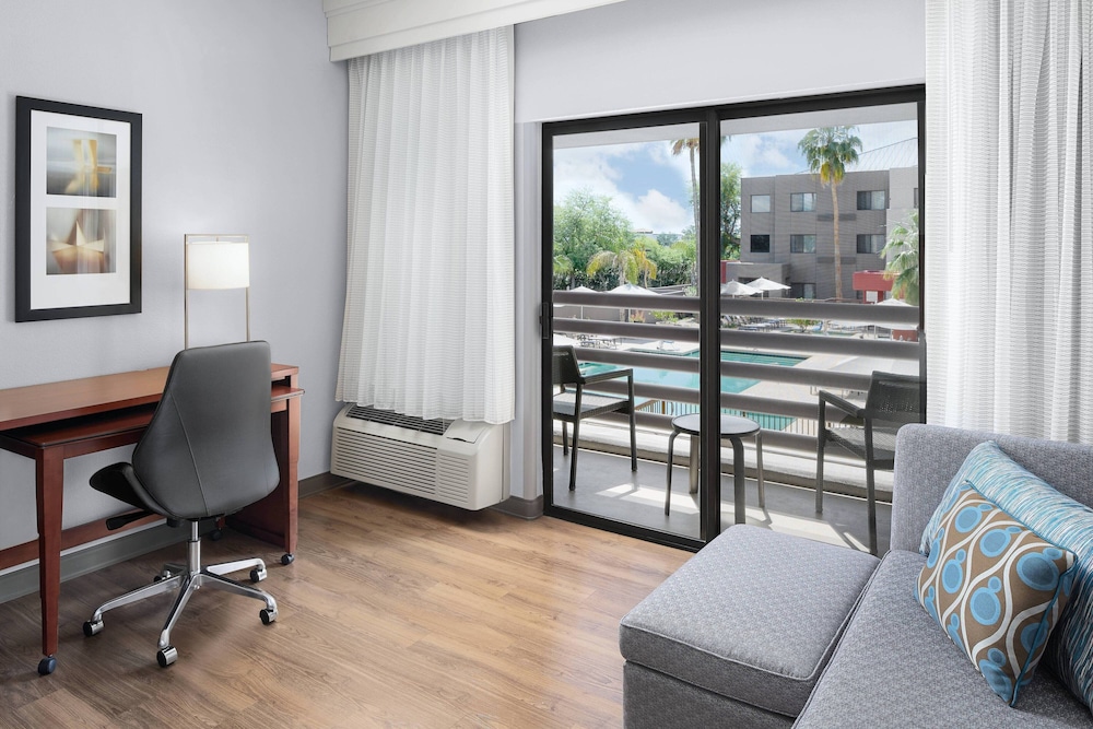 Courtyard Scottsdale North 28/49