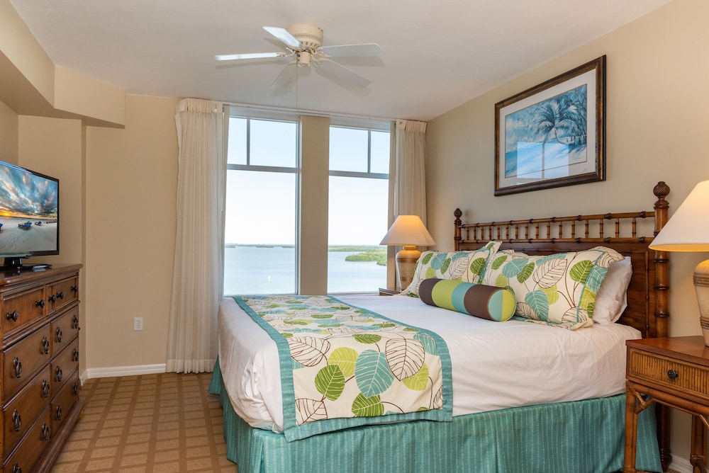 Lover's Key Resort by Check-In Vacation Rentals 34/70
