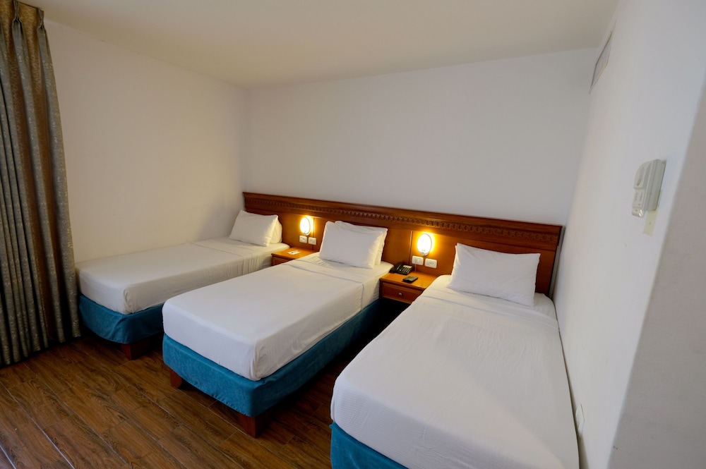 City Inn Palace Hotel 7/50