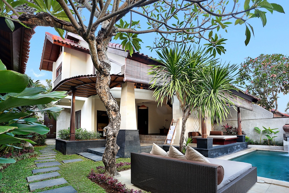 The Club Villas 44/50