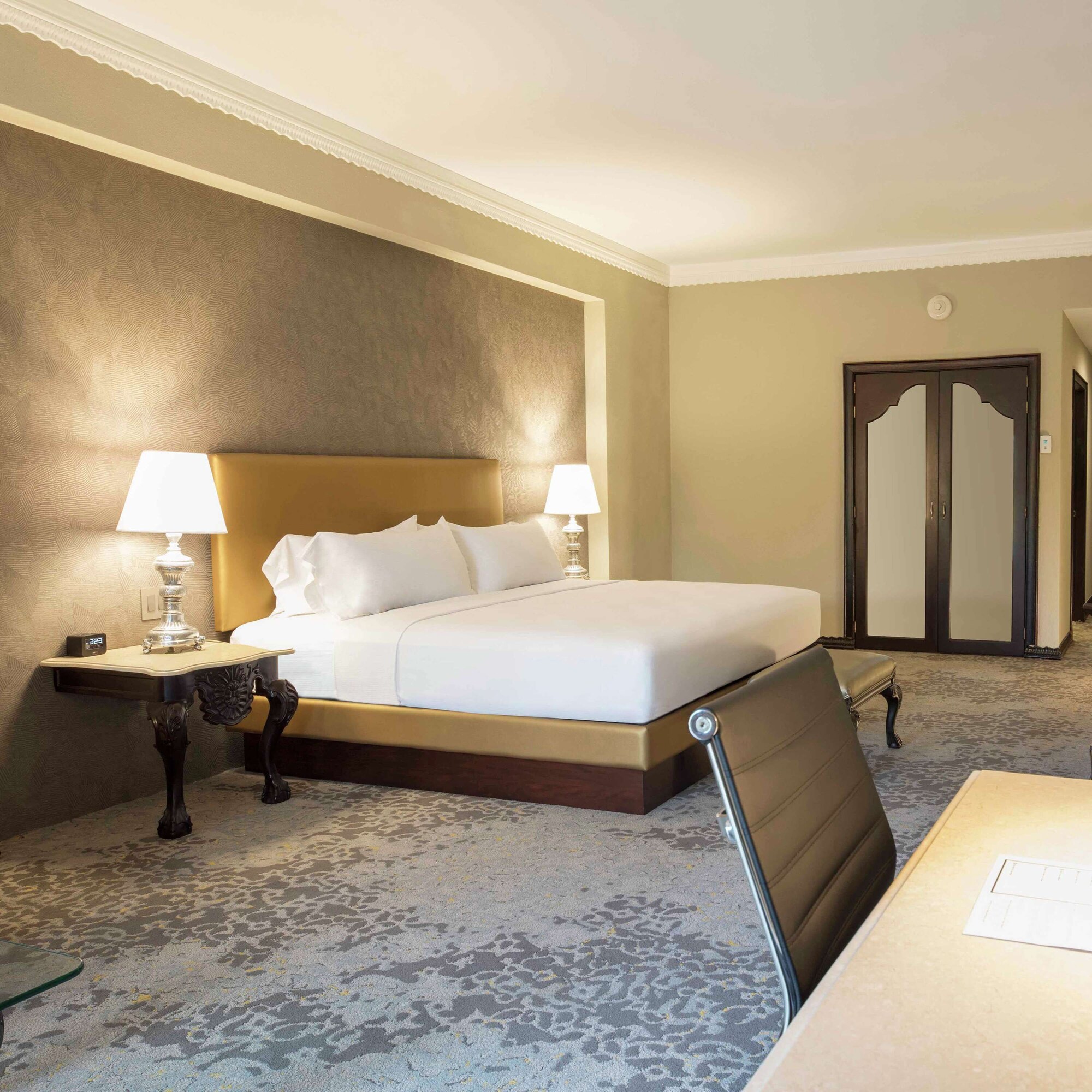 ROOM, KING BED, ACCESSIBLE