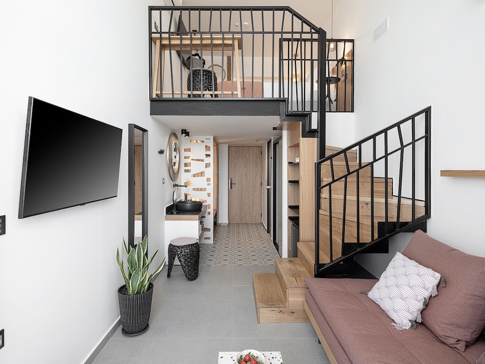 Calla Luxury Seafront Suites 28/50